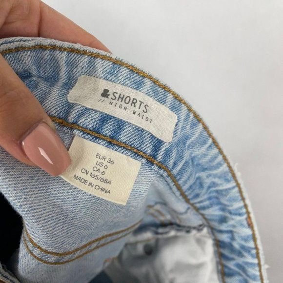 H& M ?High Rise Distressed?Button Fly Lightwash Denim Jean Shorts Cut - Picture 6 of 6